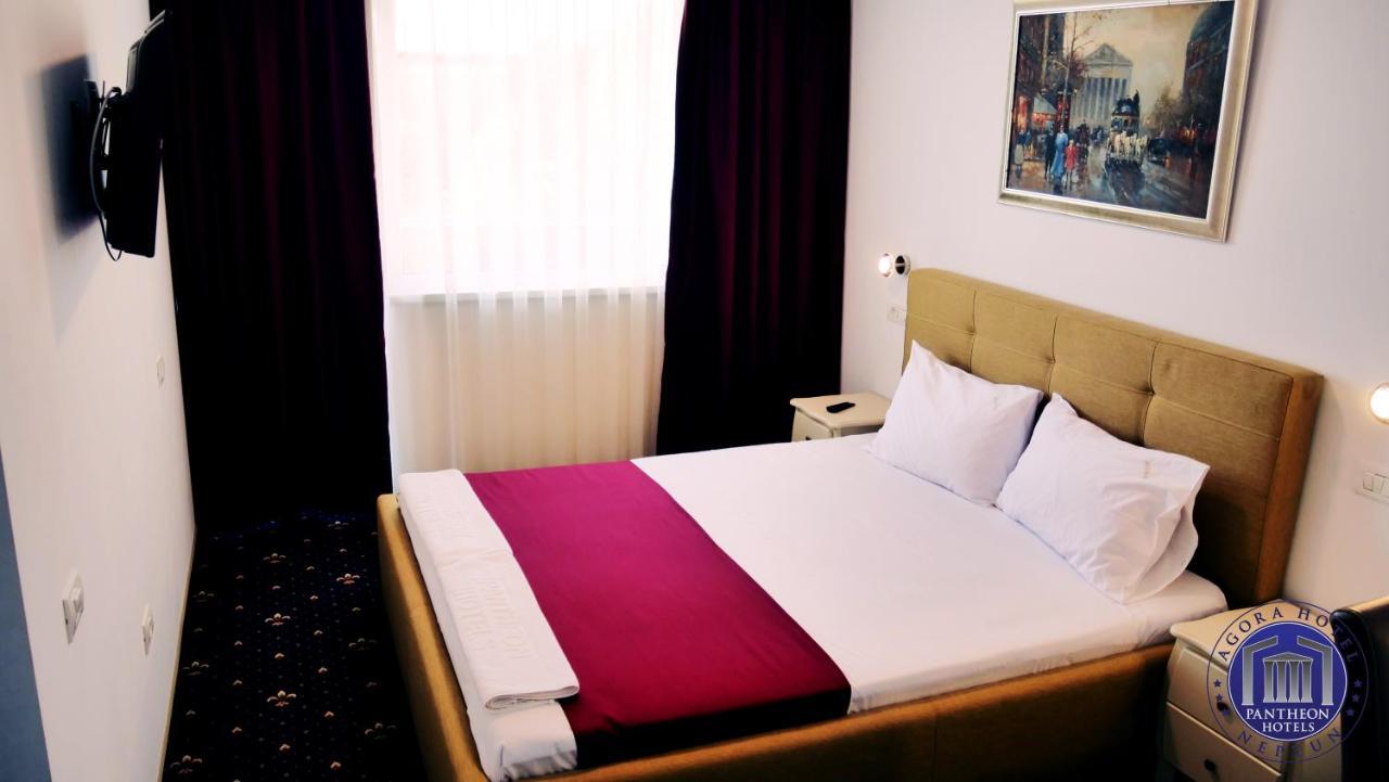 Hotel Agora เนพทุน ภายนอก รูปภาพ