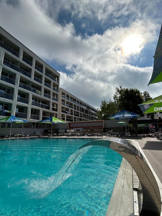 Hotel Agora เนพทุน ภายนอก รูปภาพ