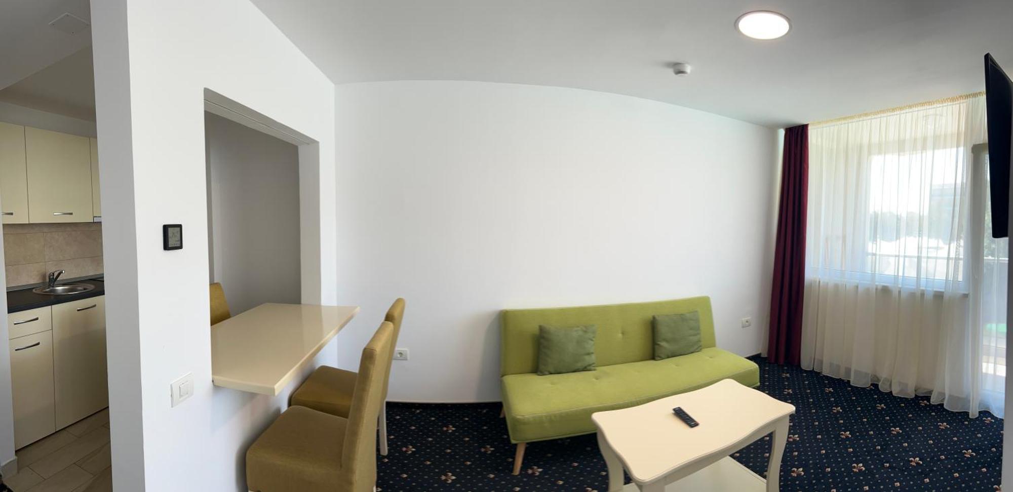 Hotel Agora เนพทุน ภายนอก รูปภาพ