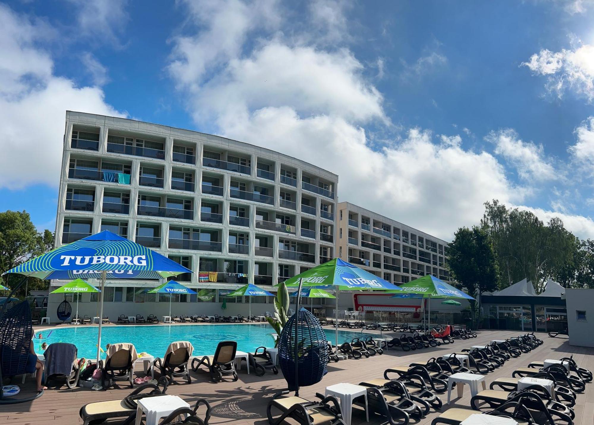 Hotel Agora เนพทุน ภายนอก รูปภาพ